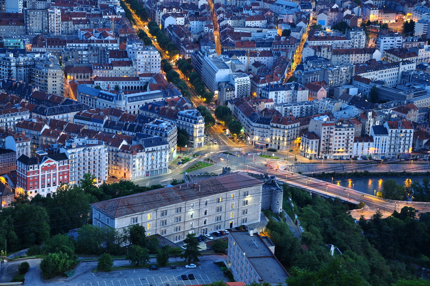 grenoble, boulevard gambetta, vue de la bastille